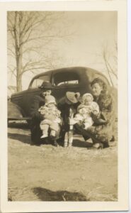 Eunice Chapman Snyder with Martha Louise, Arlene, Allen and  Carolyn